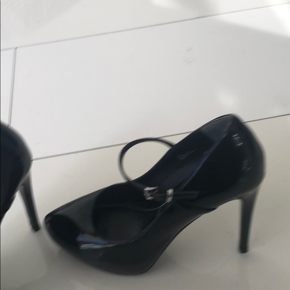 Shoes - Picture 3 of 3